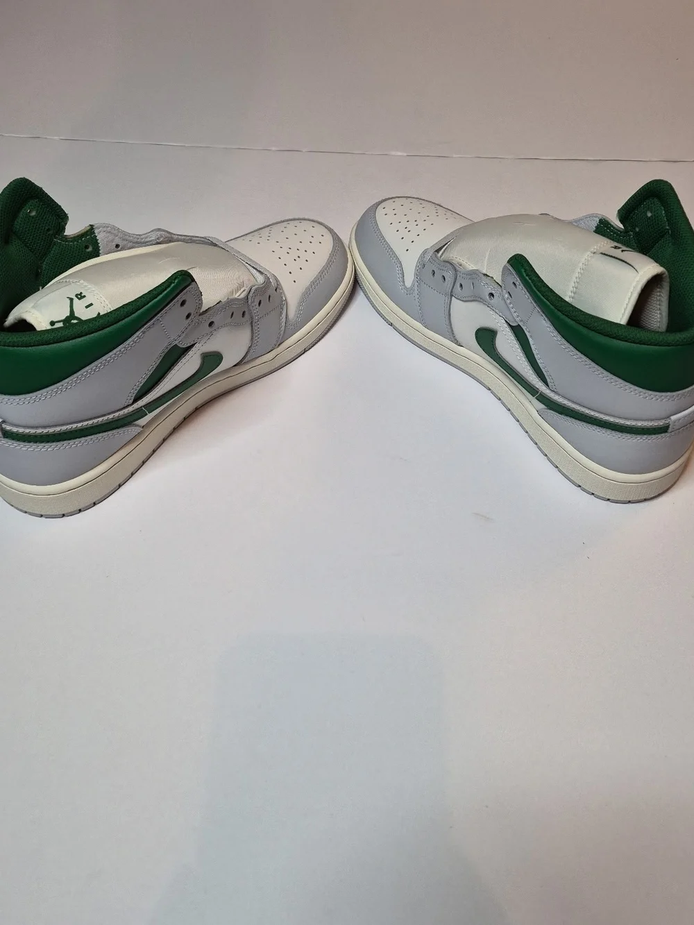 Air Jordan 1 Mid